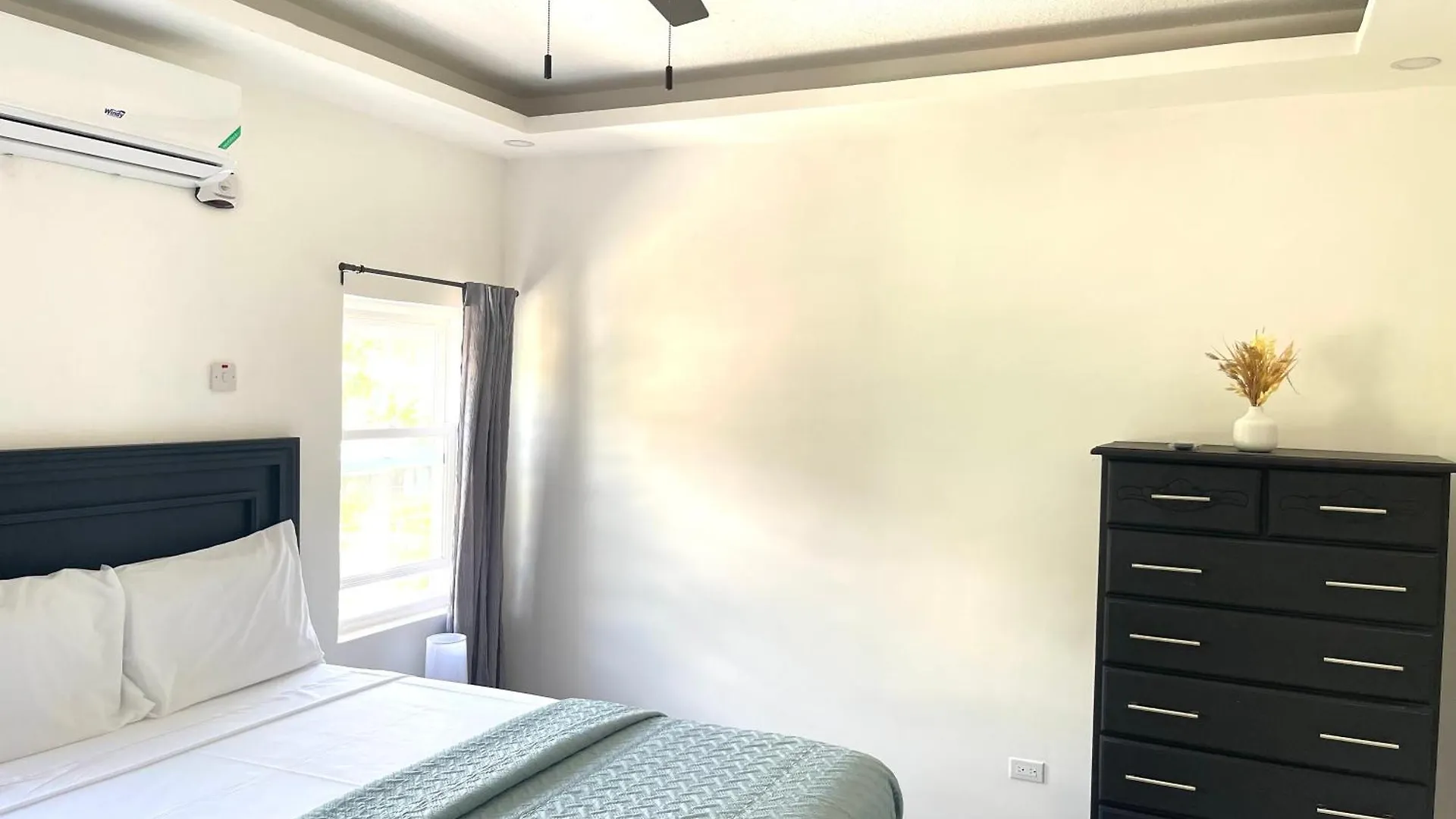 Camrose By The Curve 2Bd 2Ba Apartman Kingston Jamaica