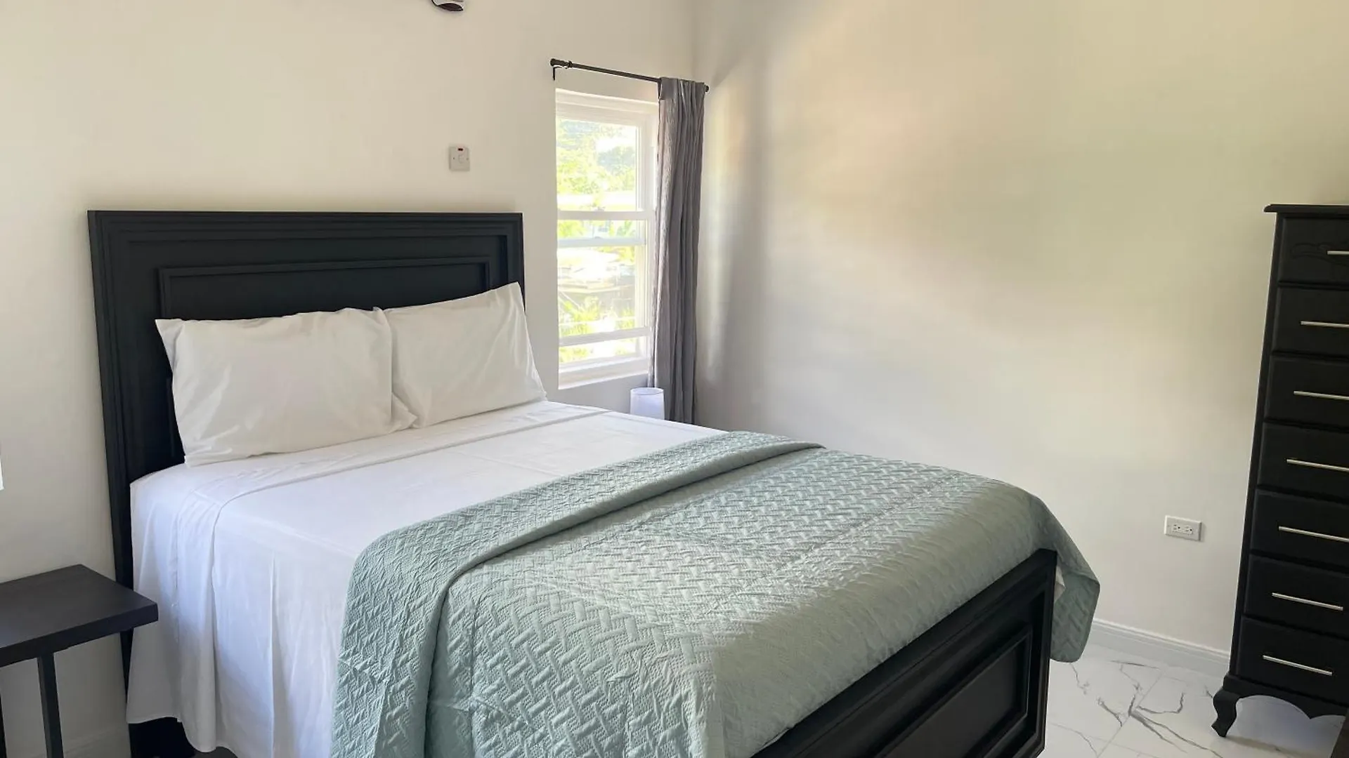 Camrose By The Curve 2Bd 2Ba Apartman Kingston